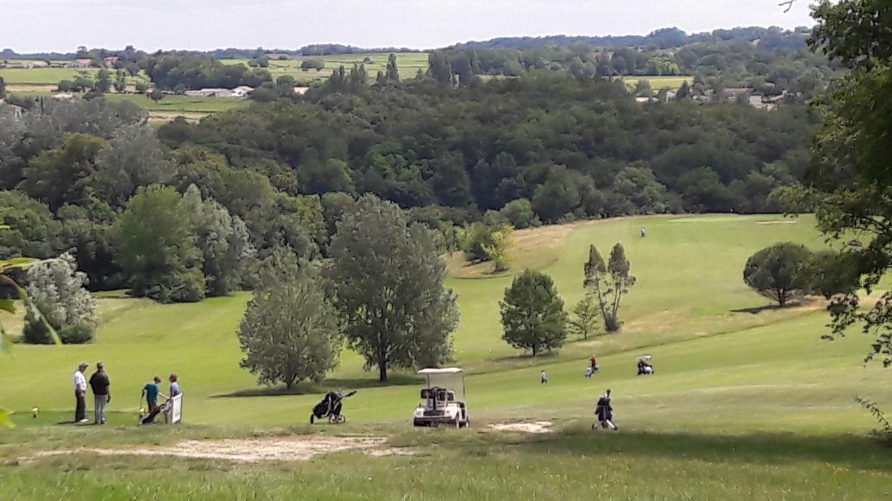 贝沙克和凯洛Golf De Teynac住宿加早餐旅馆 外观 照片
